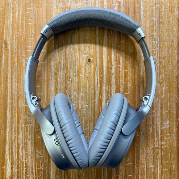❌SOLD❌ Bose QuietComfort 35 II Noise Cancelling Bluetooth Headphones – Silver - Picture 5 of 9